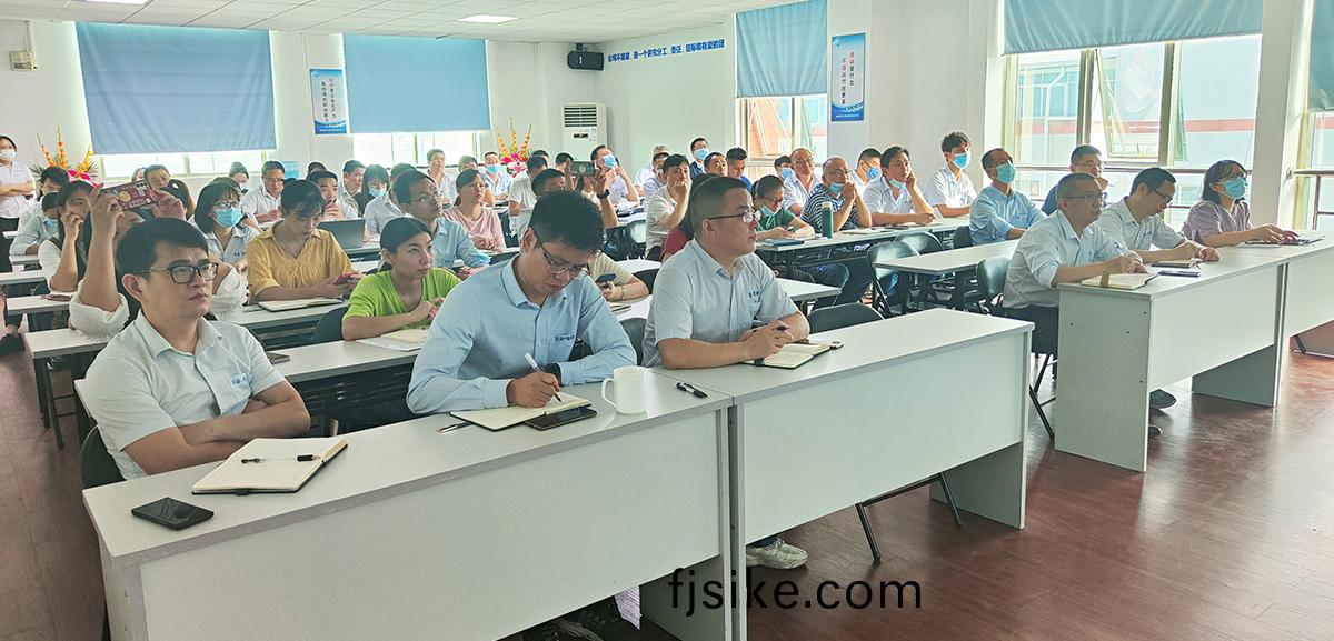 貝洛新(xin)材(cai)汽(qi)車知識(shi)培(pei)訓會(hui)