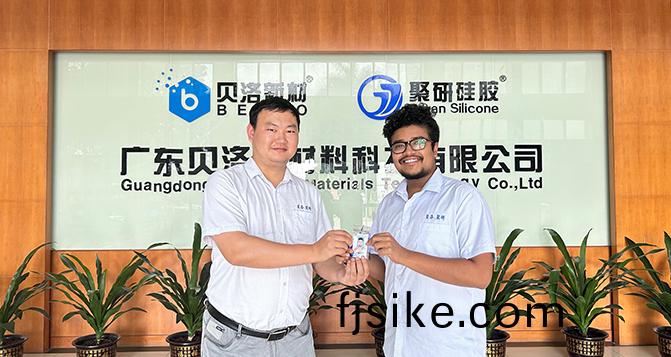 貝洛首位外(wai)籍員(yuan)工(gong)歡(huan)迎會(hui)+生日(ri)會(hui)