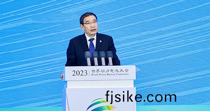 苗(miao)圩：要推(tui)動(dong)動(dong)力(li)電池槼(gui)格(ge)尺(chi)寸(cun)標(biao)準(zhun)化