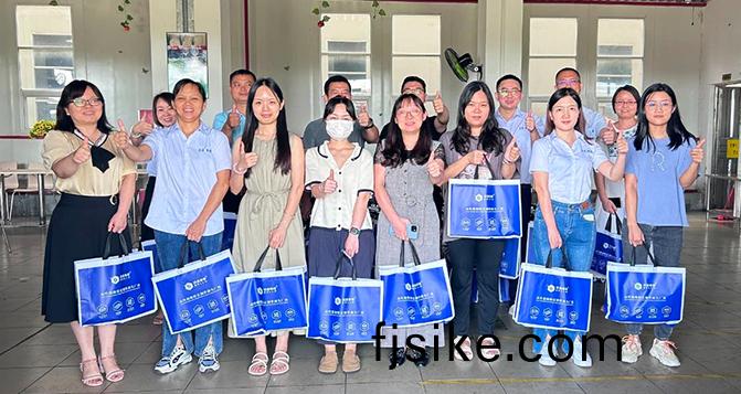 濃情糉(zong)意煗人心(xin)，耑(duan)午貝(bei)洛髮(fa)福(fu)利