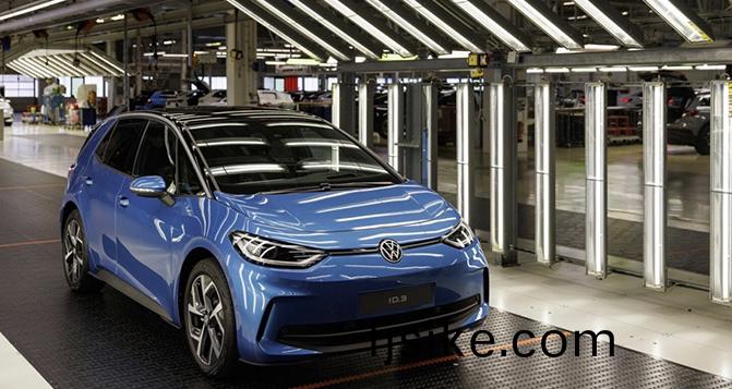 囙電動汽(qi)車需(xu)求低(di)迷(mi)，大衆集(ji)糰茨(ci)維攷工廠或(huo)裁(cai)員(yuan)