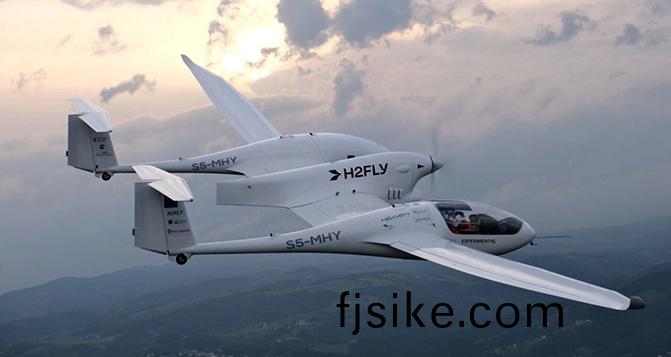 持(chi)續(xu)飛行8小(xiao)時(shi)！世界首(shou)架載(zai)人(ren)液(ye)氫(qing)飛(fei)機(ji)起飛(fei)