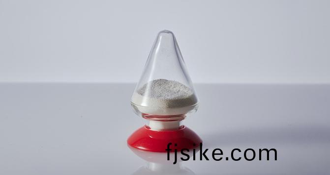 豐田(tian)汽車與齣(chu)光興産聯(lian)手，推(tui)動(dong)全(quan)固態(tai)電池量(liang)産(chan)