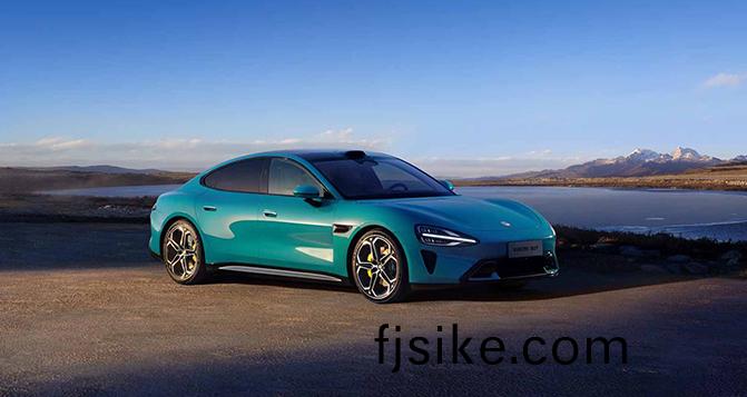 雷軍(jun)：小米汽(qi)車性(xing)能(neng)堪比兩百(bai)萬油車