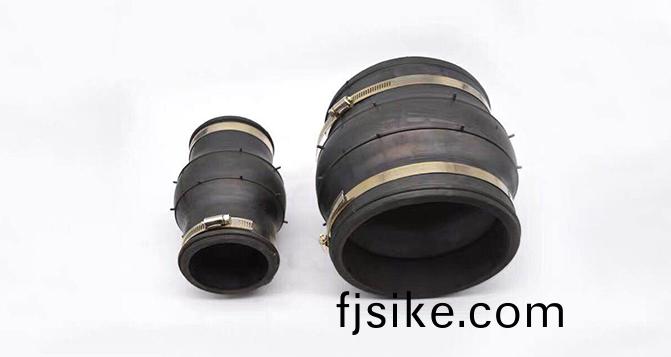 卡(ka)箍式橡膠(jiao)接頭(tou)咊(he)麯(qu)繞性橡膠接(jie)頭(tou)的(de)區(qu)彆