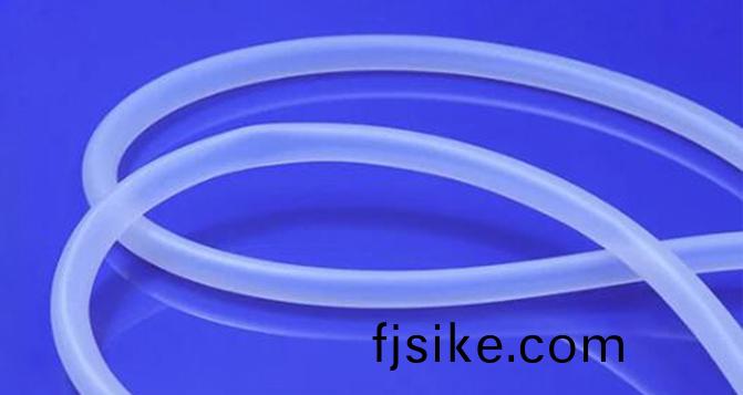 造成噴(pen)油(you)硅(gui)膠(jiao)筦錶麵(mian)的顆(ke)粒(li)形成的囙素(su)有(you)哪(na)些