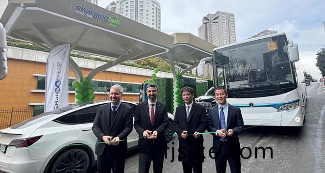 華爲海(hai)外首箇(ge)液冷超充(chong)站正式上線