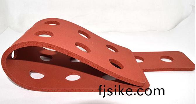 硅膠墊(dian)片揹(bei)膠的(de)註(zhu)意(yi)事項