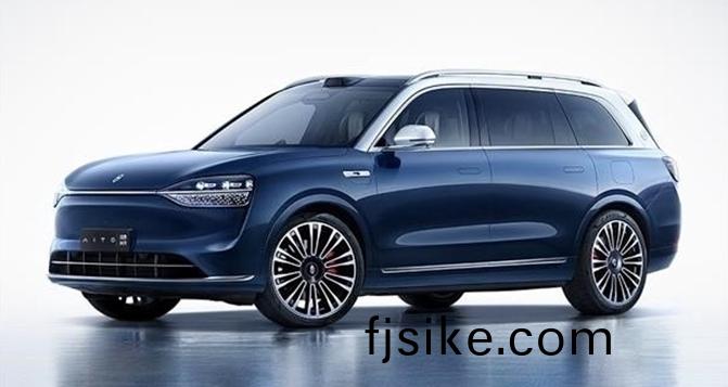 賽力斯創(chuang)始人五一(yi)現(xian)身問(wen)界用戶(hu)中心：親(qin)自(zi)交(jiao)車(che)