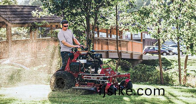 商用割(ge)草(cao)機(ji)産(chan)品(pin)技術(shu)髮展趨勢(shi)