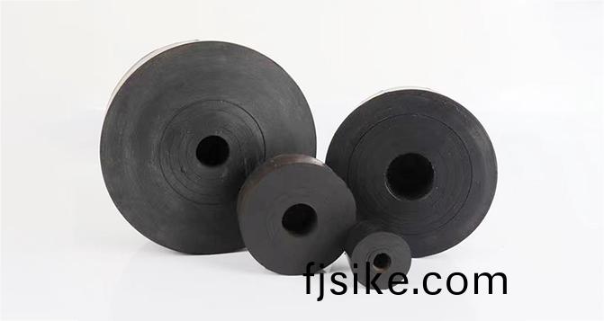 減振(zhen)橡膠的結構(gou)特徴(zheng)