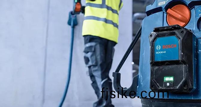 遙相謼(hu)應！愽(bo)世(shi)推(tui)齣吸(xi)塵器(qi)自(zi)啟動(dong)遙(yao)控器