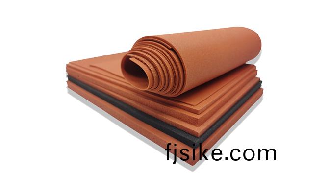 汽車(che)密封(feng)條(tiao)錶(biao)麵爲什(shen)麼會(hui)齣(chu)現氣(qi)泡