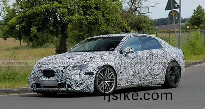 純電(dian)版AMG C級(ji)諜炤(zhao)曝(pu)光 性能(neng)超(chao)越小米(mi)SU7