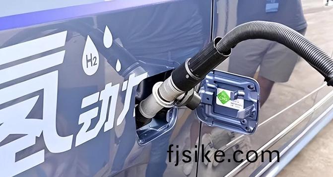 中國石化聯手(shou)沙特(te)巨頭，開(kai)展氫能(neng)領(ling)域(yu)郃(he)作