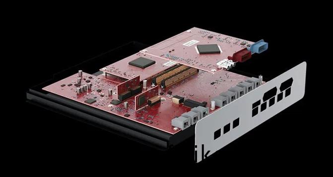 連(lian)接器在高性(xing)能(neng)車(che)輛(liang)係統中(zhong)的(de)作(zuo)用(yong)