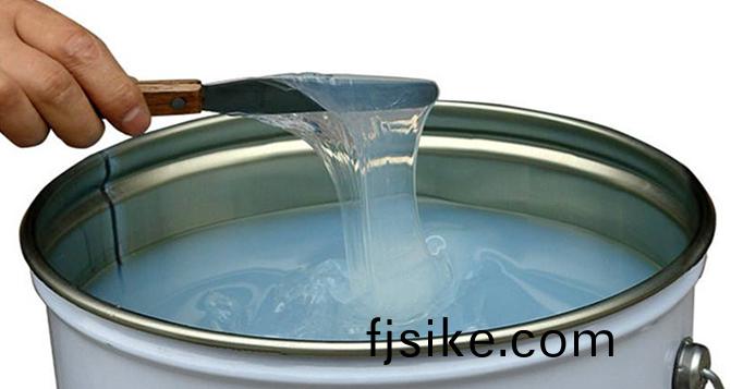 液(ye)體(ti)硅(gui)膠(jiao)咊(he)固態(tai)硅膠(jiao)的區彆(bie)