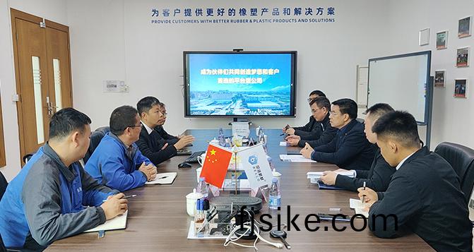 旾風(feng)送煗添新翼，政企攜手共(gong)譜華章！